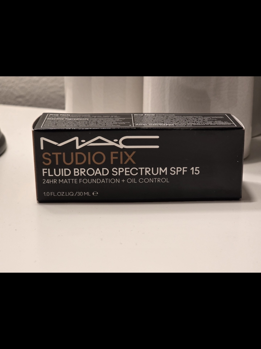 MAC Cosmetics Studio Fix Fluid Broad Spectrum SPF 15 Black Packaging